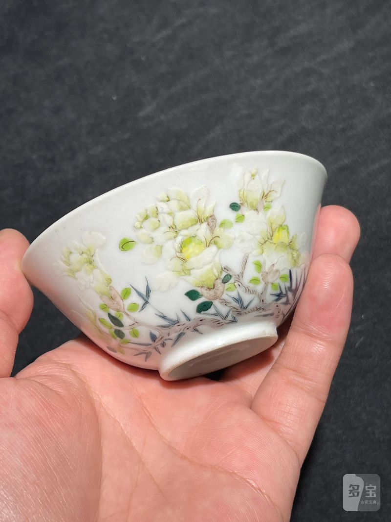 清道光 粉彩花卉纹杯 - 图2
